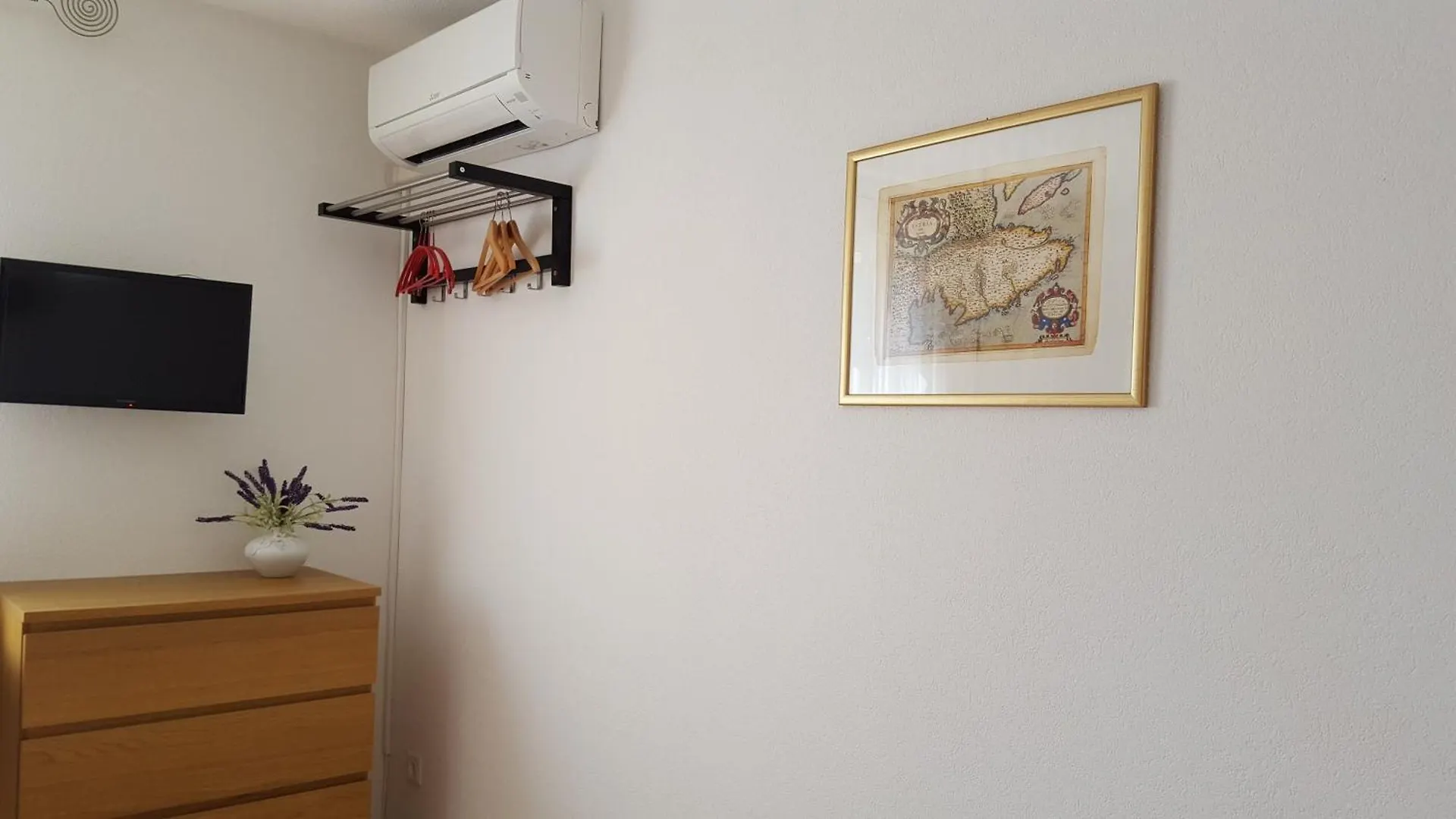 Studio Apartement In Banjole Mit Garten, Terrasse 0*,  Croatia